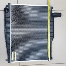 NI025236 Радиатор охлаждения двигателя